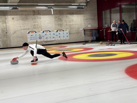 Curling Trophy 2025