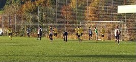 Manchmal ist Fussball nicht logisch. Torloses Unentschieden im Seederby zwischen Stäfa und Männedorf